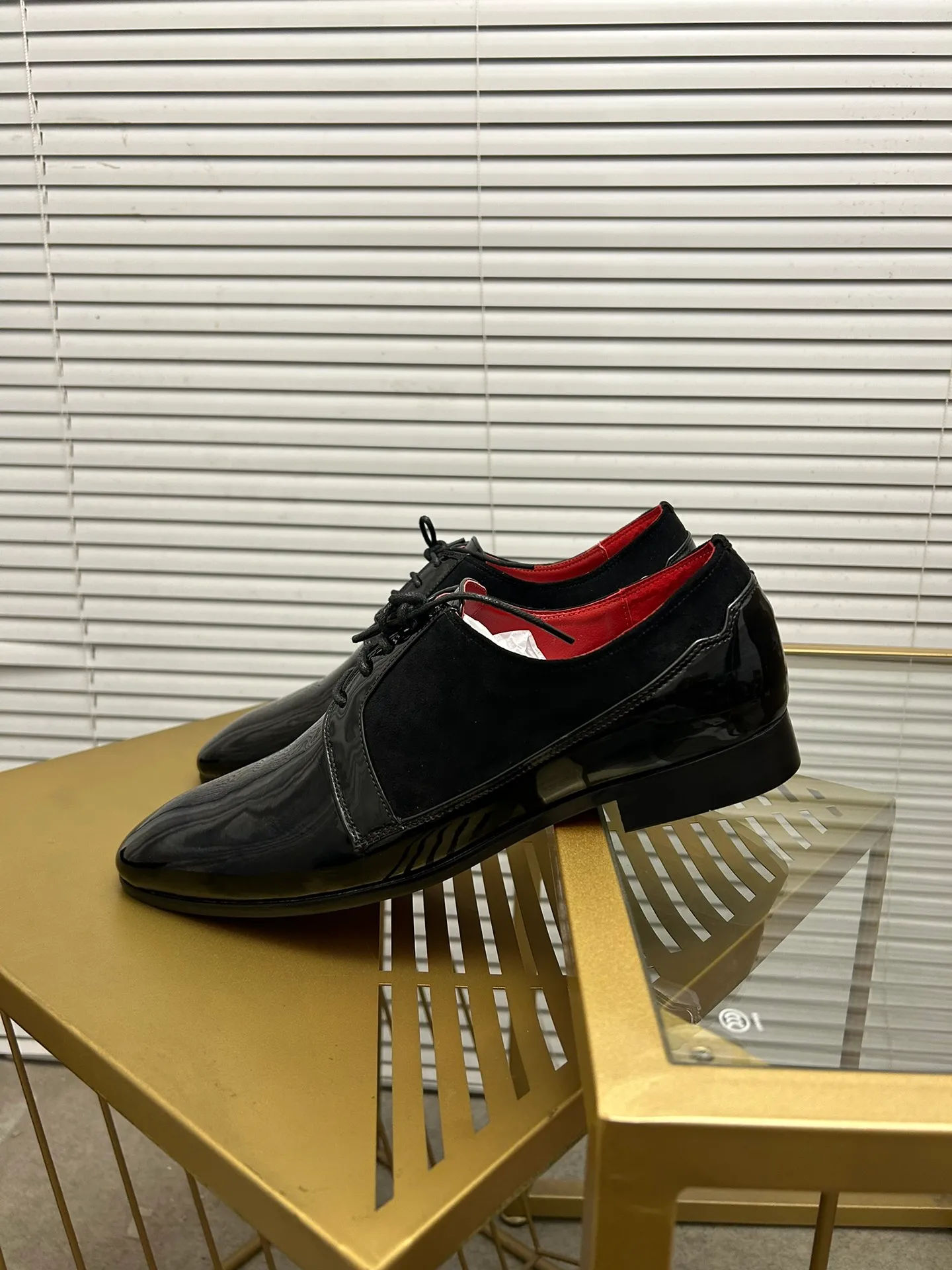 (Customized model) Ex-factory price is 500. christian louboutin (CL red sole shoes) counter series, casual sneakers for couples 📢 📢 📢 Exclusive hot style release 🎈🎈💪 Movable latex feet 👻 Finished outsole line [Proud] 😝Female 35-40# Male 38#-46, global supply😝 [Top version]: Original imported genuine leather upper, top original leather lining, original molded TPU outsole, original 1:1 detail processing, original shoe last,